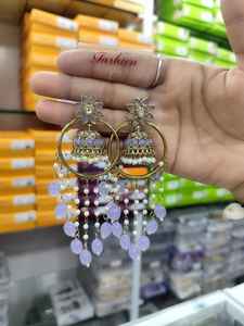 Boucles d'oreilles Jhumki en alliage plaqué or, fusion ethnique, bijoux indiens imposants, forme de cloche en zircon, pour mariages, style pendantes tendance - Product Image 2