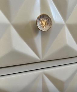 ลูกบิดสีขาวและสีทองสำหรับตู้ลิ้นชักและประตูมือจับตกแต่งหรูหราสำหรับตกแต่งบ้านการตกแต่งภายในที่ทันสมัยและเฟอร์นิเจอร์ - Product Image 4