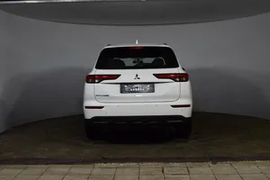 2022 MIT-Su-Bi-Shi OUT-Lan-der ออโต้-Matic พวงมาลัยซ้ายทุกล้อหนังขับเคลื่อนทุกล้อที่นั่งด้านหลังกล้อง R18ขนาดยาง - Product Image 5