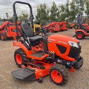 Tracteur agricole 4x4 KUBOTA B2261, matériel agricole, 26 ch, disponible en offre à prix réduit avec livraison rapide - Product Image 1