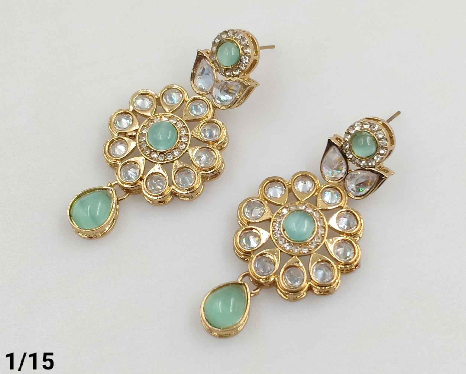 สีเขียว