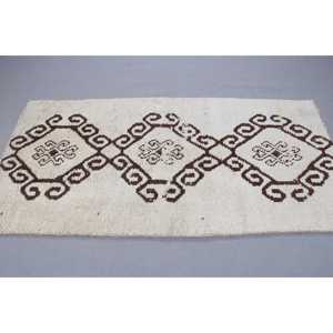 พรมขนาด 3x6.2 ฟุต, พรมตุรกีโบราณ, พรมขนสัตว์ลายสัตว์สีขาว - Product Image 3