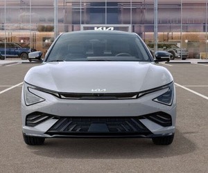 Muy limpio usado 2025 Kia EV6 GT-Line AWD con asiento de cuero Motor eléctrico Arranque remoto Bluetooth Paquete de asiento de gamuza Techo solar - Product Image 1