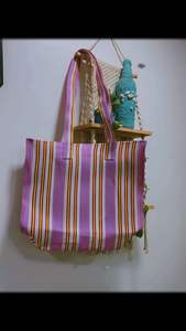 Bolsa de compras de nailon reutilizable ecológica con cremallera RPET, bolsas de playa de plástico recicladas tejidas a rayas hechas en la India - Product Image 4