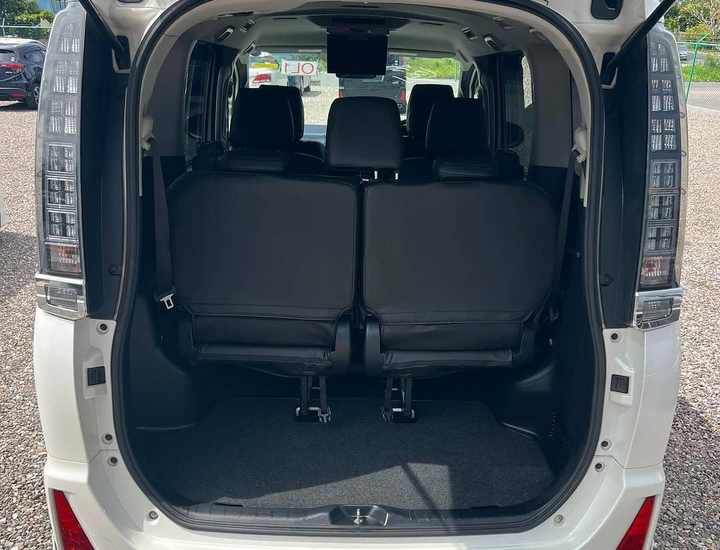 Used 2015 Toyota Voxy Automatic Drive Full Option