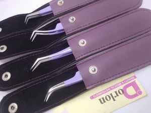 Pince à cils en acier durable enduit de violet de qualité professionnelle outil de beauté semi-incurvé à 45 degrés - Product Image 2