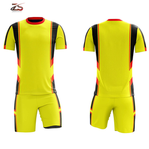 Vêtements de sport et d'équipe maillot de football maillot de football à manches courtes personnalisé 100% uniforme de football en polyester fabriqué au Pakistan - Product Image 1