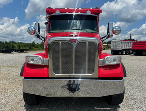 Camion à benne basculante d'occasion 2021 2022 Peterbilts 567 Camion à benne basculante à trois essieux 510HP 6 vitesses automatique - Product Image 1