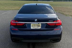 BMW 750i xDrive Twin-Turbo V8, AWD, modèle 2018, d'occasion haut de gamme - Product Image 3