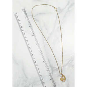 Collar con Colgante de Trébol de Corazón, Estilo Vintage, Oro, Acero Inoxidable, Latón, Cadenas, Diamantes, Múltiples Diseños, Gota de Agua, Número, Cruz, Flor, Luna, Corona - Product Image 3