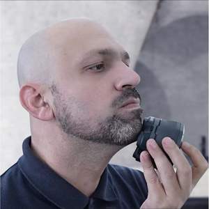 Afeitadora Eléctrica Rotativa Inalámbrica para Hombre, Impermeable IPX7, para Cabeza Calva, Uso en Seco y Húmedo, Recargable por USB, con Cabezales de Repuesto - Product Image 1