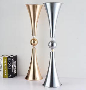 Jarrón Behold Bronce Juego de 3 jarrones de metal - Product Image 3