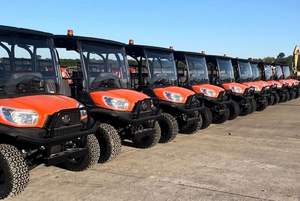 Véhicule utilitaire Kubota RTV X-Series 4x4, moteur diesel, UTV robuste avec benne basculante hydraulique et tout-terrain - Product Image 5