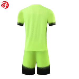 Vêtements de football pour adultes de haute qualité Ensembles d'uniformes de maillot de bonne qualité Coupe automatisée Tops de chemise Bon pour les joueurs de football de football - Product Image 2