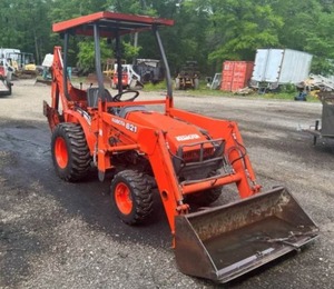 Tracteur Kubota B21 2002 - Tracteur utilitaire compact pour petites exploitations agricoles et aménagement paysager - Product Image 1