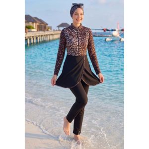 Maillot de bain modeste style burkini à imprimé léopard, demi-zip sur le devant, jupe intégrée, taille haute, avec logo personnalisé disponible, disponible en tailles XXS XS M L XL - Product Image 3