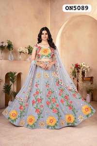 Maruti Fashion Lehenga Choli Tradicional Indio para Mujer, de Georgette Sintética con Papel Repujado, Espejo, Zari y Lentejuelas, para Bodas - Product Image 4