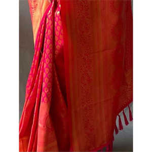 Fascinante Sari de Seda Kanjivaram Rosa Intenso, Ropa de Boda - Product Image 4