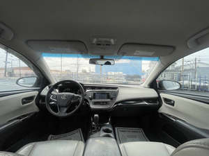 Avalon XLE 2013 d'occasion propre, conduite à gauche, 50 001 à 75 000 miles - Product Image 4