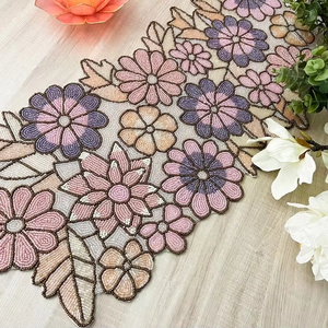 Camino de mesa hecho a mano con cuentas, decoración Floral de primavera para mesa de comedor, centro de mesa para fiesta de boda - Product Image 1