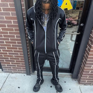 Conjunto de dos piezas con bordado de alta calidad y logotipo personalizado al por mayor, chándal de chándal reflectante para correr y ropa deportiva para hombre - Product Image 2