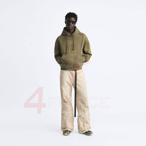 เสื้อฮู้ดดี้ทรงเท่ห์ ผ้าฟลีซคอตตอน 500GSM ล้างสีแบบ Acid Wash สำหรับผู้ชาย ผลิตโดยโรงงานรับผลิตเสื้อผ้าสไตล์ Urban Wear แบบ OEM/Private Label - Product Image 3