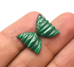 Tallado de mariposa de malaquita natural: 17X10mm Par de mariposas talladas a mano de malaquita natural sin tratar Tallas de piedras preciosas de 12,05 CT - Product Image 2