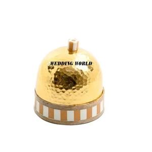 Serveur d'écrous ronds en métal avec couvercle plaqué or Pot à bonbons fantaisie en résine de forme ronde Pot à fruits secs de luxe de table classique et élégant - Product Image 1