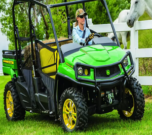 John Deere 4x4 Diésel, 4 Asientos, Faros LED Verde Amarillo, Neumáticos R16, Transmisión Manual, Nuevo - Product Image 1