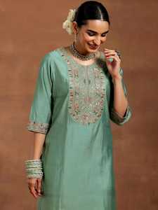 Gran oferta, conjunto de traje de mujer de seda Chanderi elegante, tela suave y brillante con bordado o estampado para bodas disponibles para la venta - Product Image 2