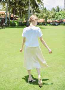 Chemisier en lin pour femme Silhouette décontractée respirant tissu doux manches courtes Style décontracté naturel tous les jours vêtements d'été lavable - Product Image 2