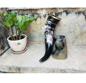 Gobelet à boire en corne de buffle fait à la main avec support |   Corne à boire viking - Product Image 1