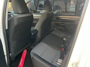 TOYOTA HILUX DOPPIA CABINA TOP GRAND TOURING 7 POSTI SUV LUXURY 4X4 USATO 2024 PRONTO PER L'ESPORTAZIONE CON CAMBIO AUTOMATICO - Product Image 4