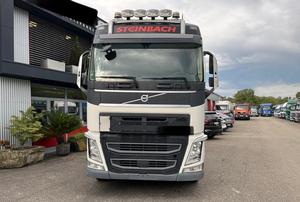 Vol-vo FH 500 Globetrotter 6x4 Euro6, Trasmissione Automatica, Motore Diesel 451-500 CV, Capacità di Carico 21-30T, Sedile con Sospensione Pneumatica - Product Image 2