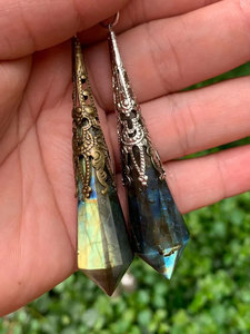 สร้อยคอจี้โอปอลเอธิโอเปียวินเทจสำหรับงานหมั้น งานแต่งงาน งานเลี้ยง ทำด้วยมือ ขนาด 25 ถึง 35 มม. รูปทรงดินสอ ฝังในตัวเรือนเงินสเตอร์ลิง - Product Image 3