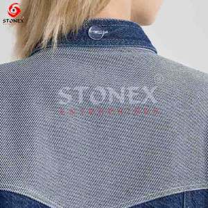Chaquetas de mezclilla recortadas de retazos en contraste de 2 colores con cuello abotonado estilo novio para mujer personalizadas - Product Image 2
