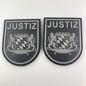 Parches y etiquetas de goma de silicona de PVC personalizados con respaldo Valcro de alta calidad de cualquier diseño parches de bandera americana - Product Image 3