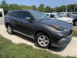 Véhicule utilitaire familial SUV intermédiaire d'occasion 2024, conduite à gauche, en excellent état - Product Image 4