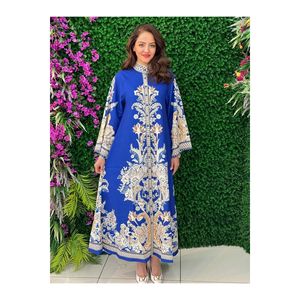 -Il nostro elegante abito blu notte