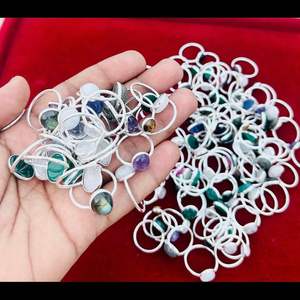 แหวนพลอย925หลายแบบผสมสีเงินสเตอร์ลิงขายส่ง - Product Image 3