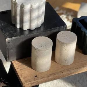 โถหินอ่อนธรรมชาติทรงกลมฝาปิดเรียบหรู ให้พื้นผิวธรรมชาติ ทนทาน และมีเสน่ห์ในการตกแต่งบ้านอย่างมีระดับ - Product Image 6