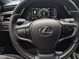 Lexus ES350 2025 Usado, Sedán de Gasolina, Automático, 5 Asientos, Auto de Lujo para Desplazamientos |   Listo para Exportar - Product Image 3