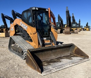 2021 pour Case TV450B Skid Steer Loader avec chenilles robustes Puissance de levage maximale Commande de l'opérateur Pompe moteur comme composants de base - Product Image 1