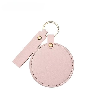 Logotipo personalizado espejo de maquillaje redondo PU cuero llavero grabado láser mujer bolso llavero colgante nombre personalizado llavero regalo - Product Image 5