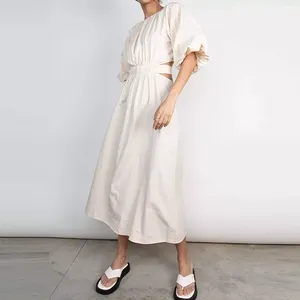 Robe Maxi d'été unie pour femmes Robes mi-longues décontractées à col en O et à manches bouffantes creuses blanches pour femmes - Product Image 2
