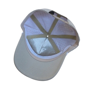 Gorra de Golf Deportiva de Secado Rápido, Personalizada Directo de Fábrica, 5 Paneles, Orificios Cortados con Láser, Logotipo Bordado en 2D, Cierre Trasero de Plástico - Product Image 4