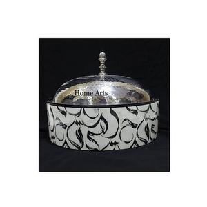 Pot de service en bois design avec couvercle martelé en acier inoxydable poli or pour buffet de mariage - Product Image 5