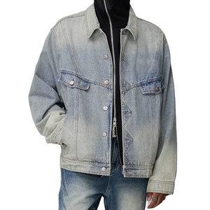แจ็คเก็ตยีนส์ผู้ชายทรงดรอปโชว์เดอร์ สไตล์วินเทจ ย้อมสีแบบดิสเทรส ล้างสีแบบมัดย้อม ดีไซน์เนอร์ แต่งซิปสองชั้น โลโก้สั่งทำพิเศษ สไตล์ Y2K - Product Image 3