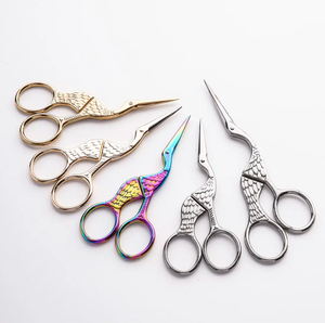 กรรไกรตัดนกยูงสแตนเลสแบบใหม่กรรไกรงานฝีมือคมสำหรับงานปักงานฝีมืองานศิลปะตัดด้าย - Product Image 1