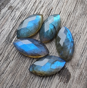 Vente en gros de pierres précieuses labradorite bleue naturelle certifiée IGI Marquise Checker Cut Flat Back Beda Shape All Loose Gemstones - Product Image 2
